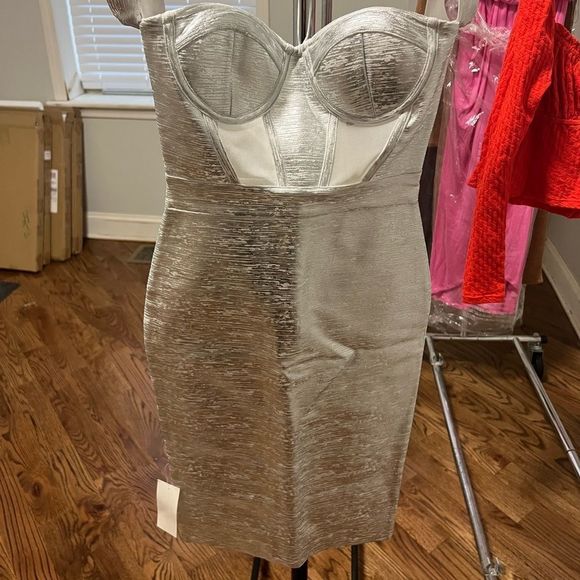 🔥Irreplaceable Off Shoulder Slvr Metallic Bandage - Picture 10 of 12